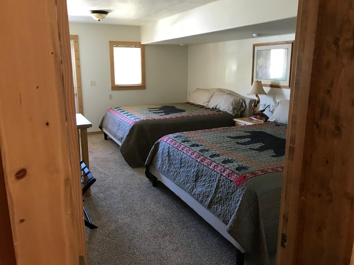 Yellowstone Valley Vacation Lodge Коди Экстерьер фото