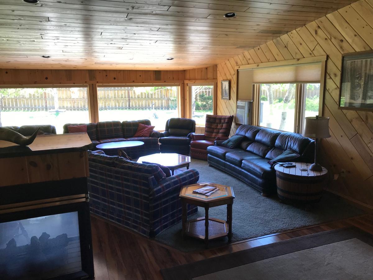 Yellowstone Valley Vacation Lodge Коди Экстерьер фото