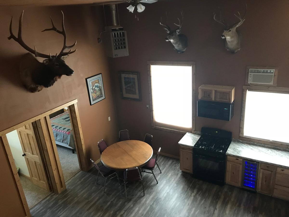 Yellowstone Valley Vacation Lodge Коди Экстерьер фото