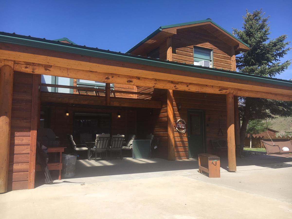 Yellowstone Valley Vacation Lodge Коди Экстерьер фото